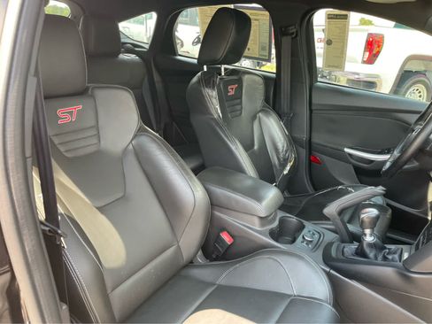 Used 2014 Ford Focus ST w/ Equipment Group 202A FWD image 27