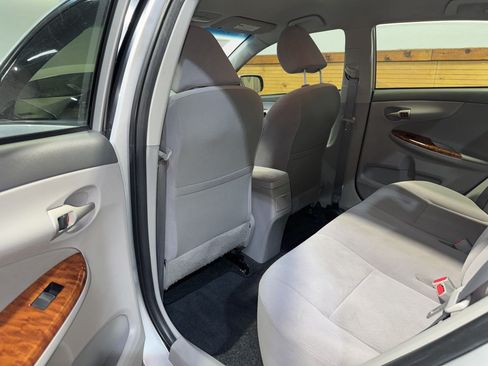 Used 2009 Toyota Corolla XLE FWD image 19