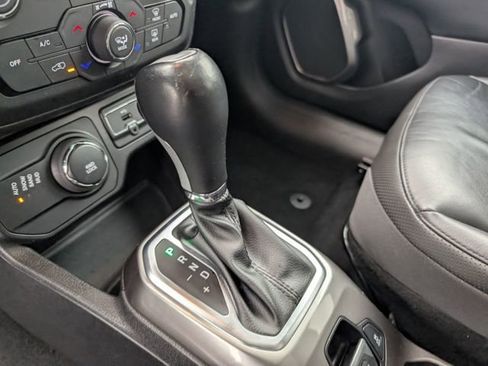 Used 2018 Jeep Renegade Limited w/ UConnect 8.4 Nav Group image 22