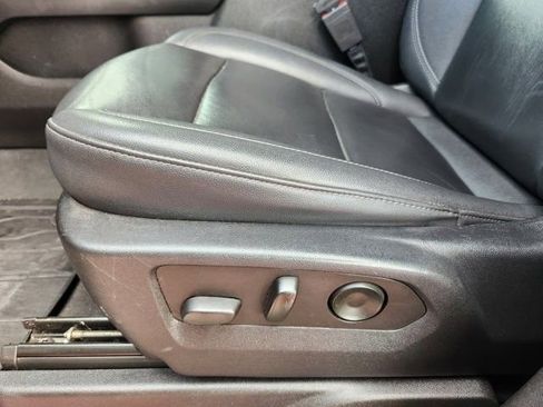 Used 2022 Chevrolet Tahoe Z71 w/ Luxury Package image 23