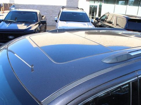 Used 2019 Jeep Grand Cherokee Limited w/ Luxury Group II image 4