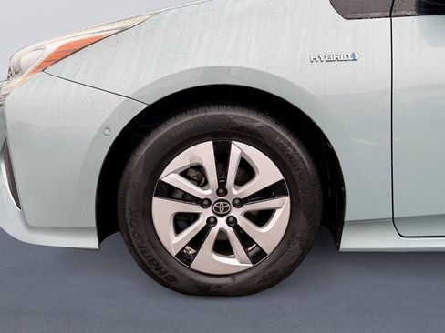 Used 2017 Toyota Prius Three image 9
