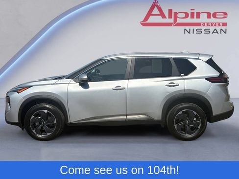 Used 2025 Nissan Rogue SV AWD/4WD image 2