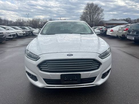 Used 2015 Ford Fusion SE w/ Equipment Group 202A image 2