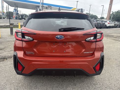 Certified 2025 Subaru Crosstrek 2.0i Premium AWD/4WD image 4