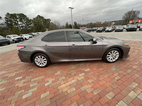 Used 2020 Toyota Camry LE image 36