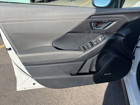 Certified 2025 Subaru Crosstrek 2.5i Limited w/ Crosstrek Mirror Package image 19