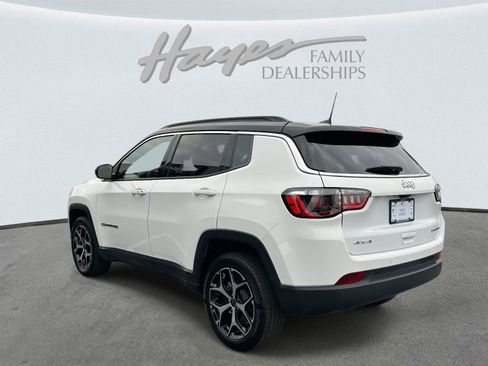 Certified 2025 Jeep Compass Limited image 4