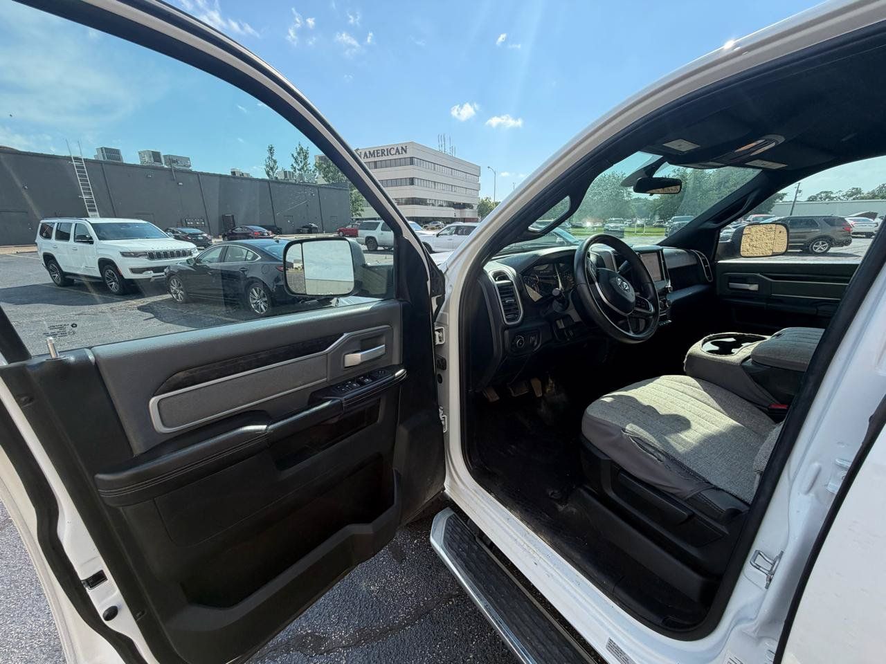 Used 2022 RAM 3500 Big Horn AWD/4WD image 9