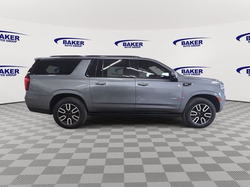 Used 2021 GMC Yukon XL AT4 w/ AT4 Premium Plus Package AWD/4WD image 4