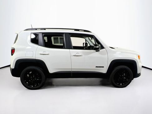 Used 2023 Jeep Renegade Altitude w/ Sun/Sound Group AWD/4WD image 4
