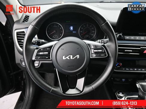 Used 2023 Kia Seltos S w/ Navigation Package image 21