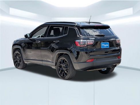 Used 2022 Jeep Compass Latitude FWD image 4