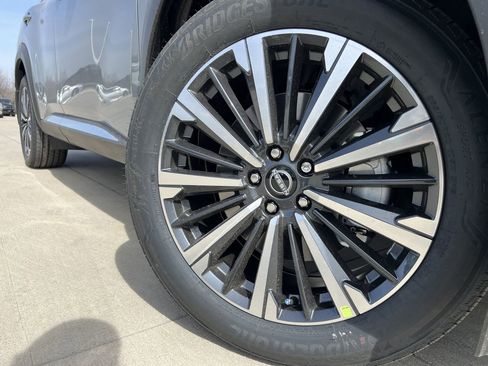 New 2026 Nissan Pathfinder Platinum FWD image 7