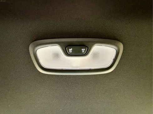 Used 2024 Chevrolet Colorado Z71 w/ Z71 Convenience Package 2 image 61