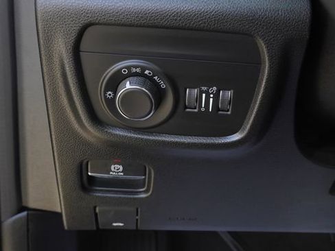 Used 2023 Jeep Grand Cherokee L Laredo image 22