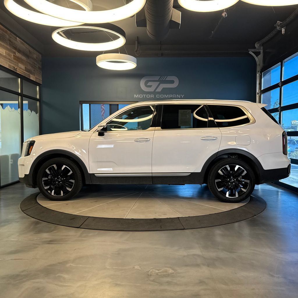 Used 2023 Kia Telluride AWD image 6