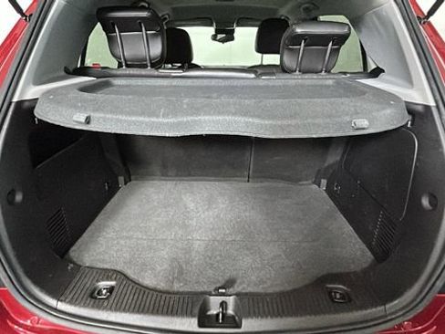 Used 2019 Chevrolet Trax LT w/ LT Convenience Package FWD image 29