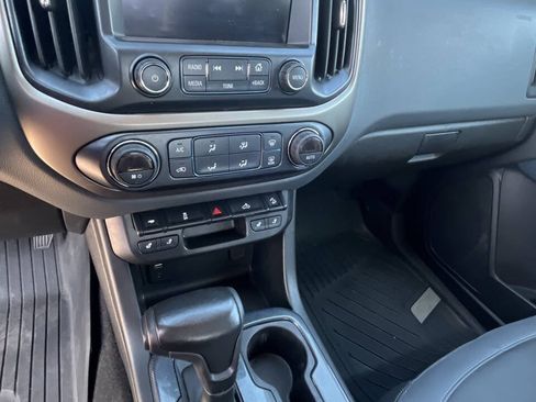 Used 2018 Chevrolet Colorado Z71 AWD/4WD image 16