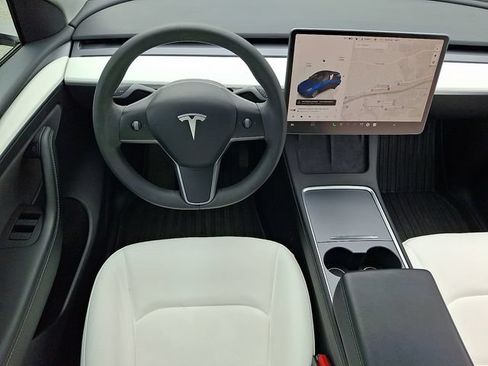 Used 2023 Tesla Model Y Long Range AWD/4WD image 11