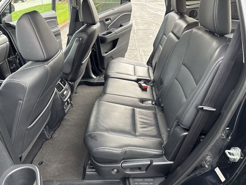Used 2016 Honda Pilot Touring image 35