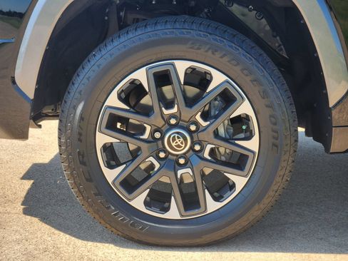 Used 2024 Toyota Tundra Limited w/ Power Package AWD/4WD image 14