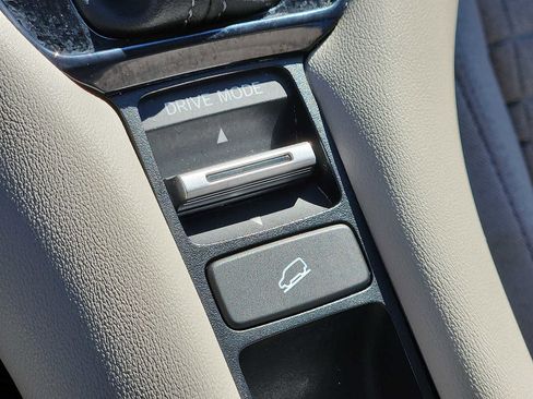 Certified 2023 Honda HR-V LX image 26