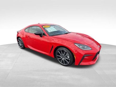 Used 2022 Toyota GR86 w/ ALL Weather Mat Package (TMS) RWD image 3