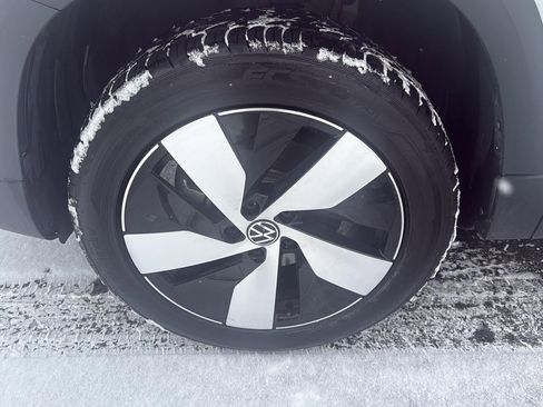 Used 2025 Volkswagen Taos S image 10