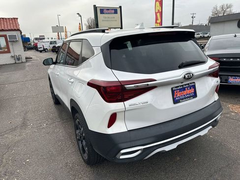 Used 2021 Kia Seltos EX image 23