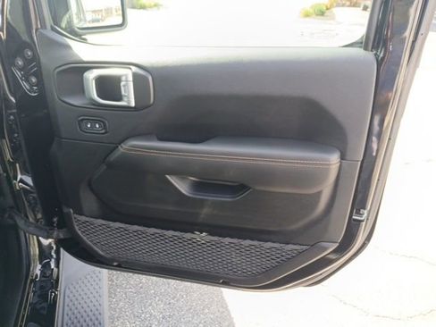 Used 2022 Jeep Gladiator Overland image 22