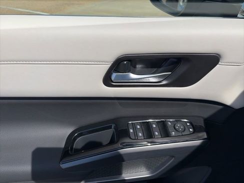 New 2026 Nissan Pathfinder SL FWD image 11