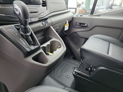 New 2026 Ford Transit 250 148 Medium Roof image 31