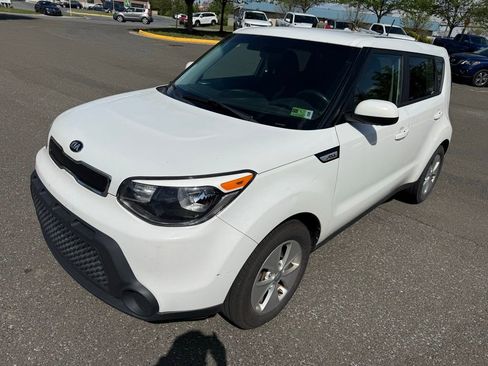 Used 2016 Kia Soul w/ Convenience Package image 2