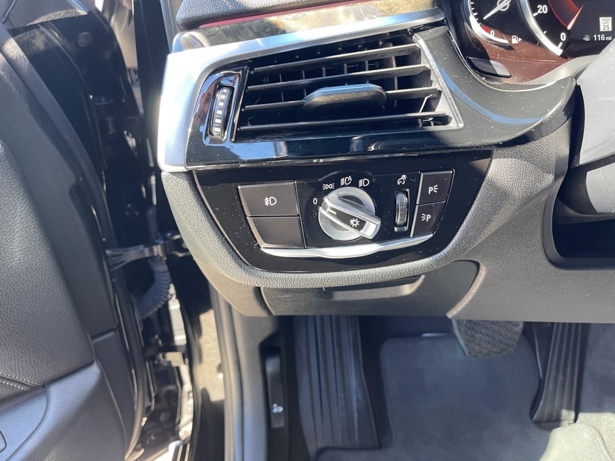 Used 2018 BMW 540i w/ Premium Package RWD image 23