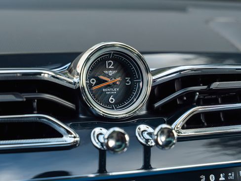 Used 2023 Bentley Bentayga Extended Wheelbase image 35