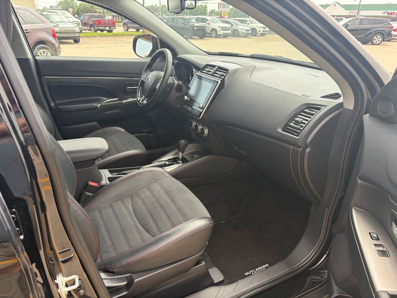 Used 2024 Mitsubishi Outlander Sport SE AWD/4WD image 9