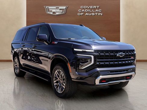 Used 2025 Chevrolet Suburban Z71 AWD/4WD image 6