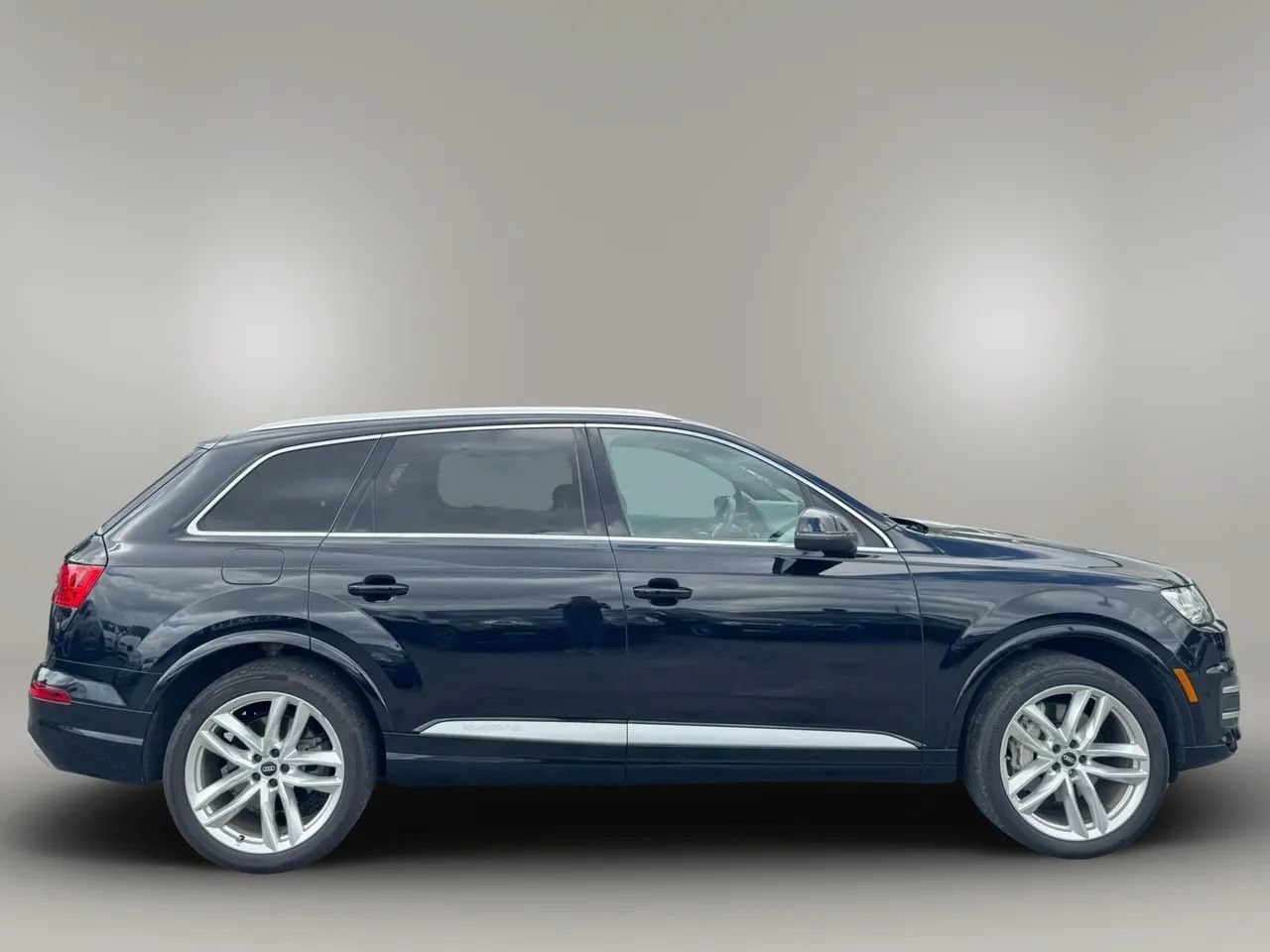 Used 2017 Audi Q7 3.0T Prestige AWD/4WD image 4