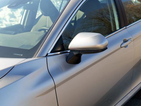 Used 2022 Toyota Camry LE w/ Carpet Mat Package (TMS) FWD image 11