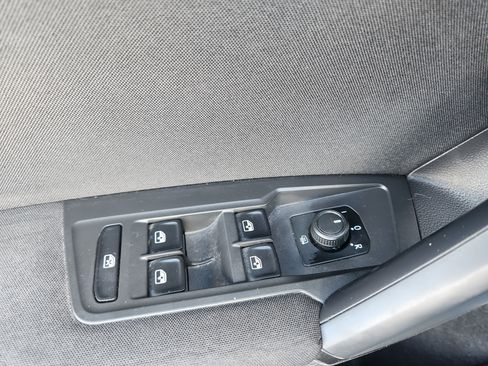 Used 2019 Volkswagen Tiguan S w/ Driver Assistance Package image 18