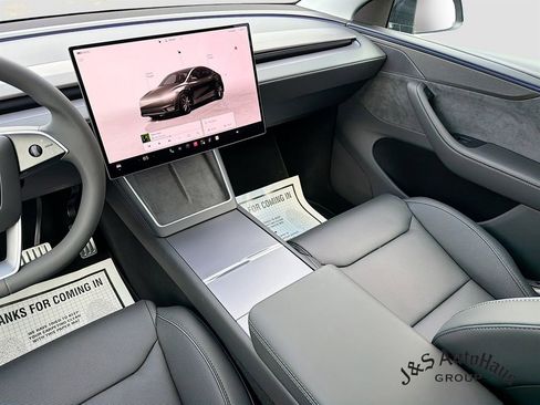 Used 2026 Tesla Model Y Performance AWD/4WD image 30