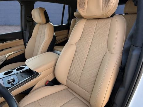 Used 2025 Cadillac Escalade IQ Sport 2 AWD/4WD image 10
