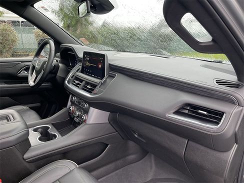 Used 2023 GMC Yukon XL SLT w/ SLT Luxury Package image 30