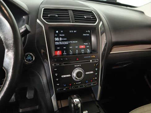 Used 2018 Ford Explorer Platinum image 5