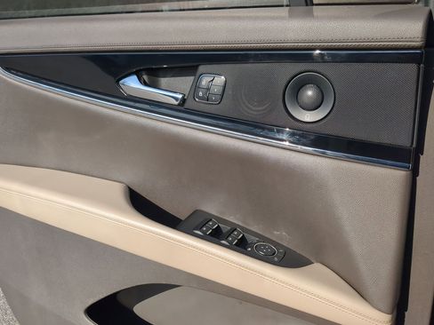 Used 2021 Lincoln Nautilus Reserve w/ Equipment Group 201A image 12