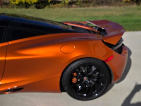 Used 2018 McLaren 720S image 6