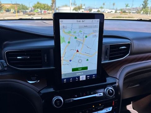 Used 2022 Ford Explorer King Ranch w/ Premium Technology Package image 11