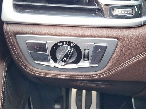 Used 2019 BMW 750i xDrive w/ Executive Package image 22