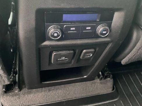 Used 2019 Chevrolet Traverse RS image 27